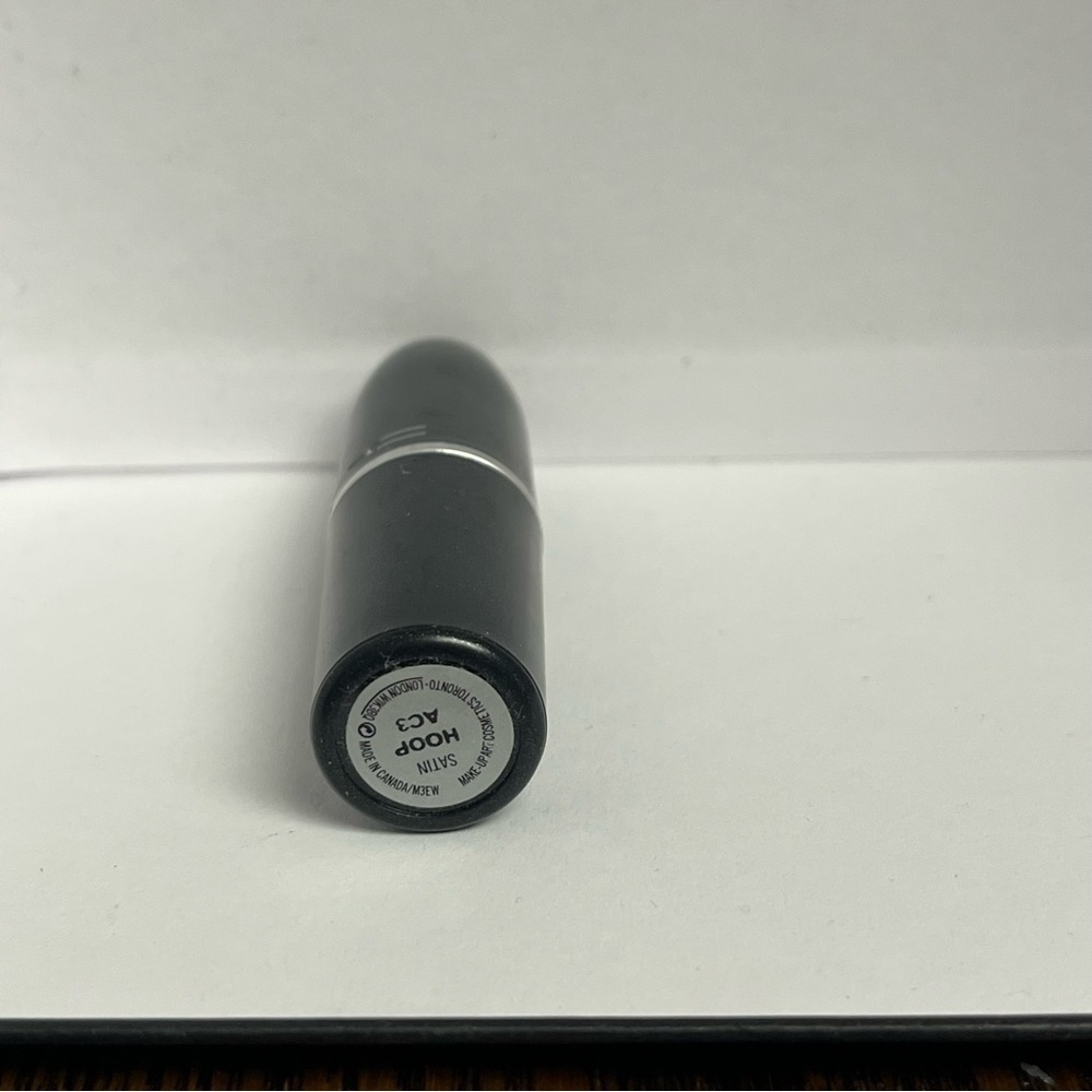 Mac Hoop Pink Lipstick 2014 - Picture 3 of 7